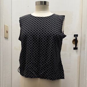 Josephine Chaus Black and White Geometric Sleeveless Blouse